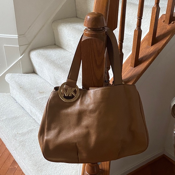 Michael Kors Tan Leather Shoulder Bag - Picture 3 of 16